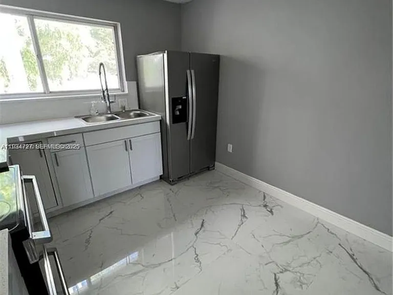 511 NW 82nd Ave #418 — Photo 2