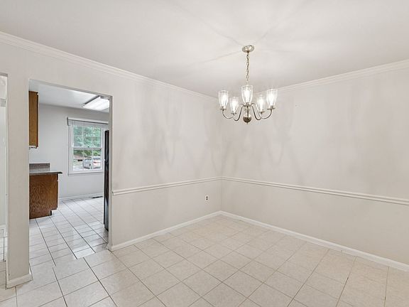 4th image of 5858 Langton Dr