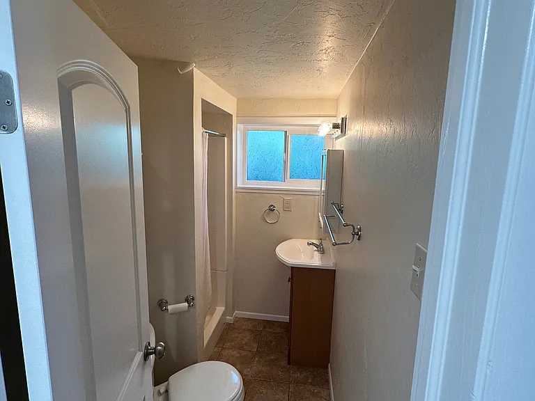 1569 E 8560 S — Photo 13