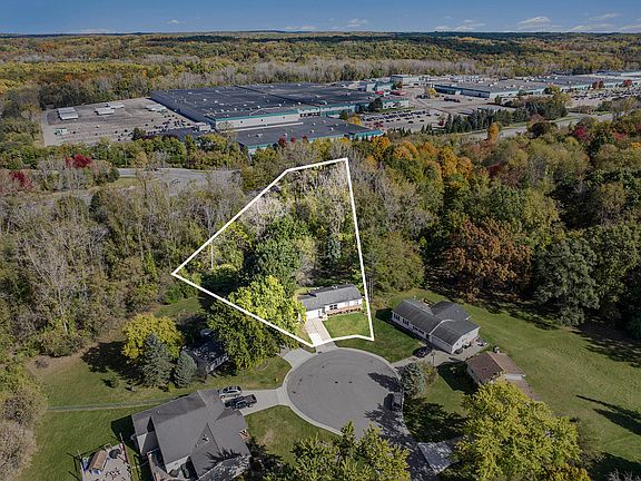 3rd image of 250 Creekrun Dr SE