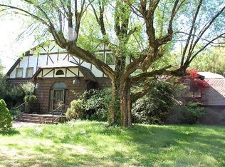 695 W Cumberland Rd, Bluefield, WV 24701