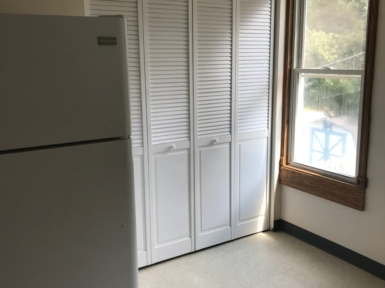 2 bed, 700 sqft, $1,050 — Photo 4