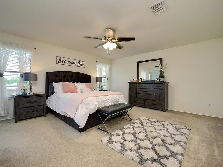 1304 Decatur Ct — Photo 16