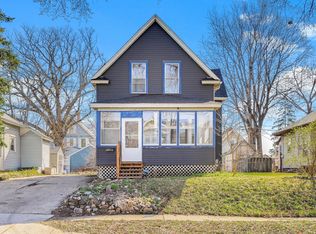 990 Como Pl, Saint Paul, MN 55103