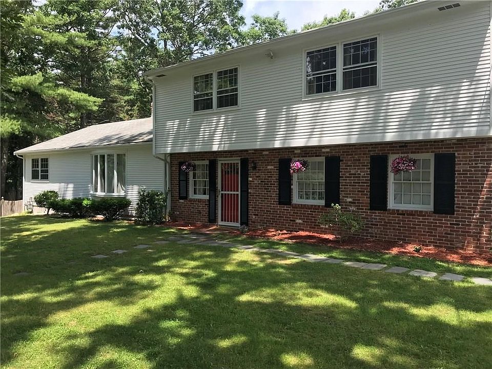 1st image of 27 Wisteria Dr