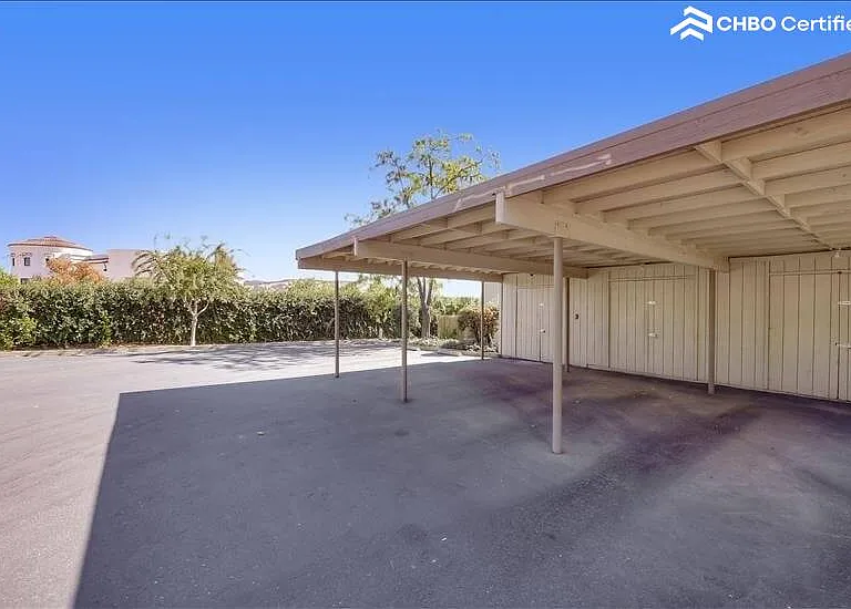 3911 Hills Ct — Photo 39