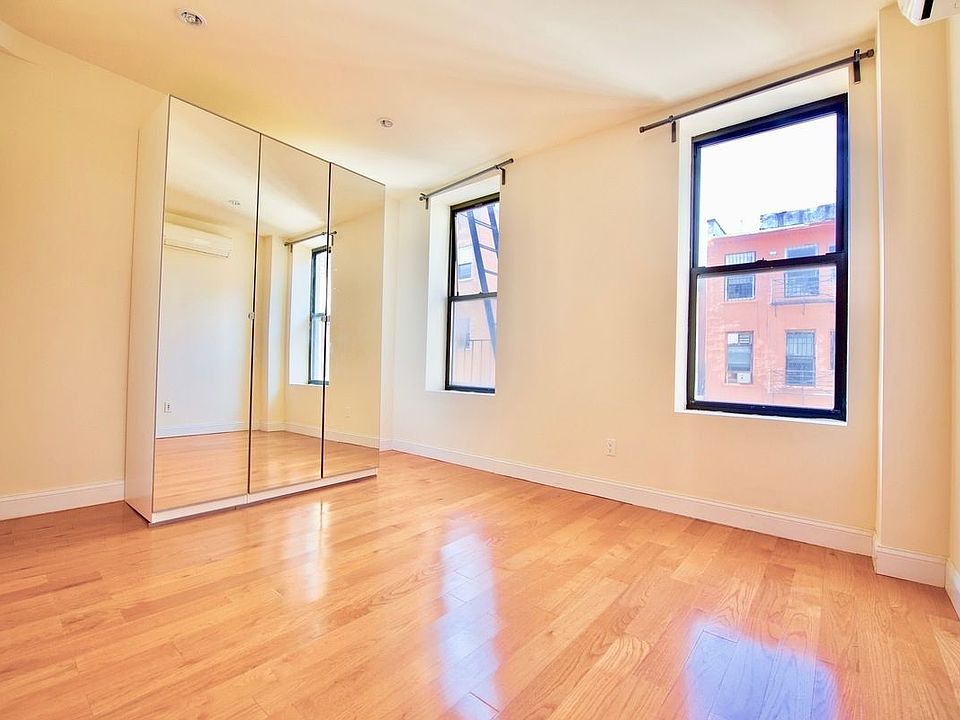 2nd image of 11 Allen St #4