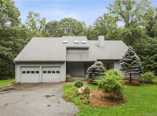5 McNulty Dr, New Milford, CT 06776
