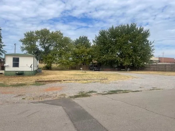 721 N 4th St #1-3, Weatherford, OK 73096