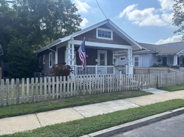 606 Hammond Ave