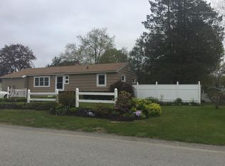 17 Carlson Rd, Hampton, NH 03842