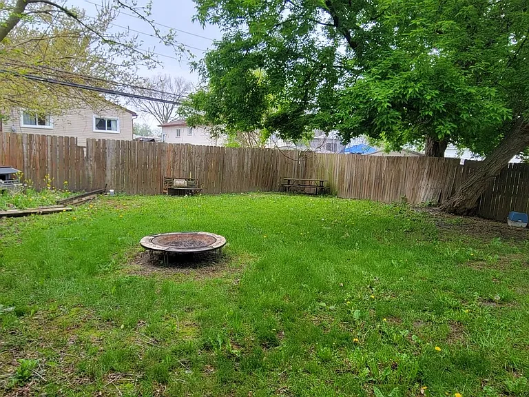 21276 Abrahm St — Photo 9