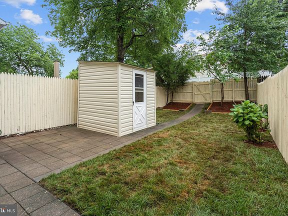 4th image of 13782 Newport Dr