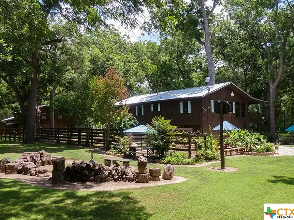 2808 Riverwood Rd, Gonzales, TX 78629