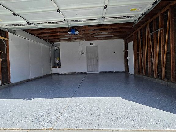 3rd image of 210 S Paulsen Ave