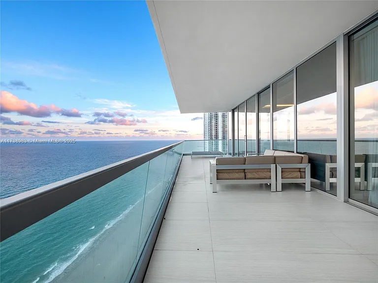 18501 Collins Ave #2704 — Photo 10