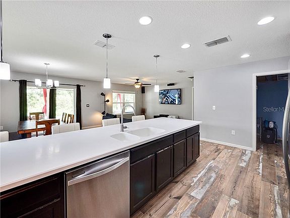 5th image of 2843 Shelburne Way