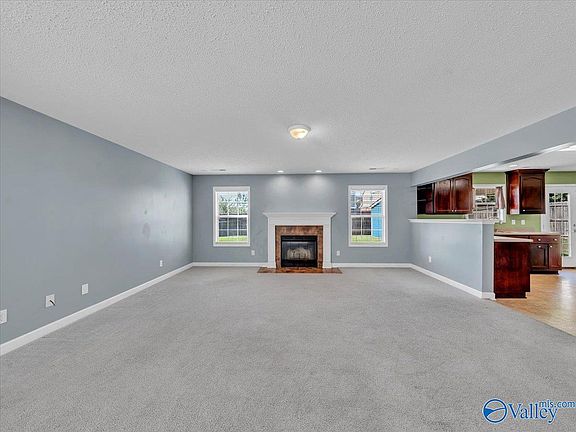3rd image of 4810 Creston Ct SE