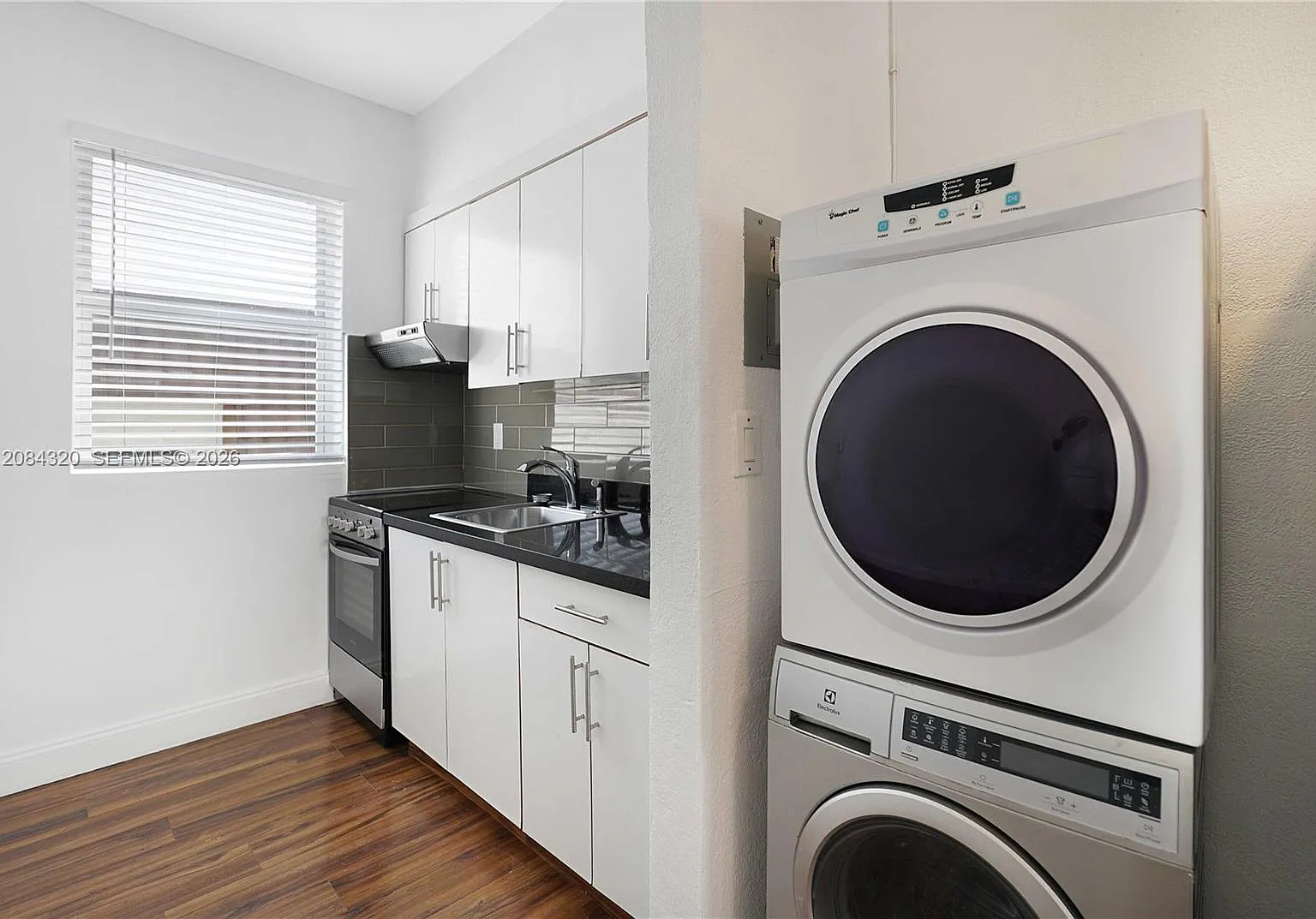 The Lofts At Abbott Condo — Photo 3