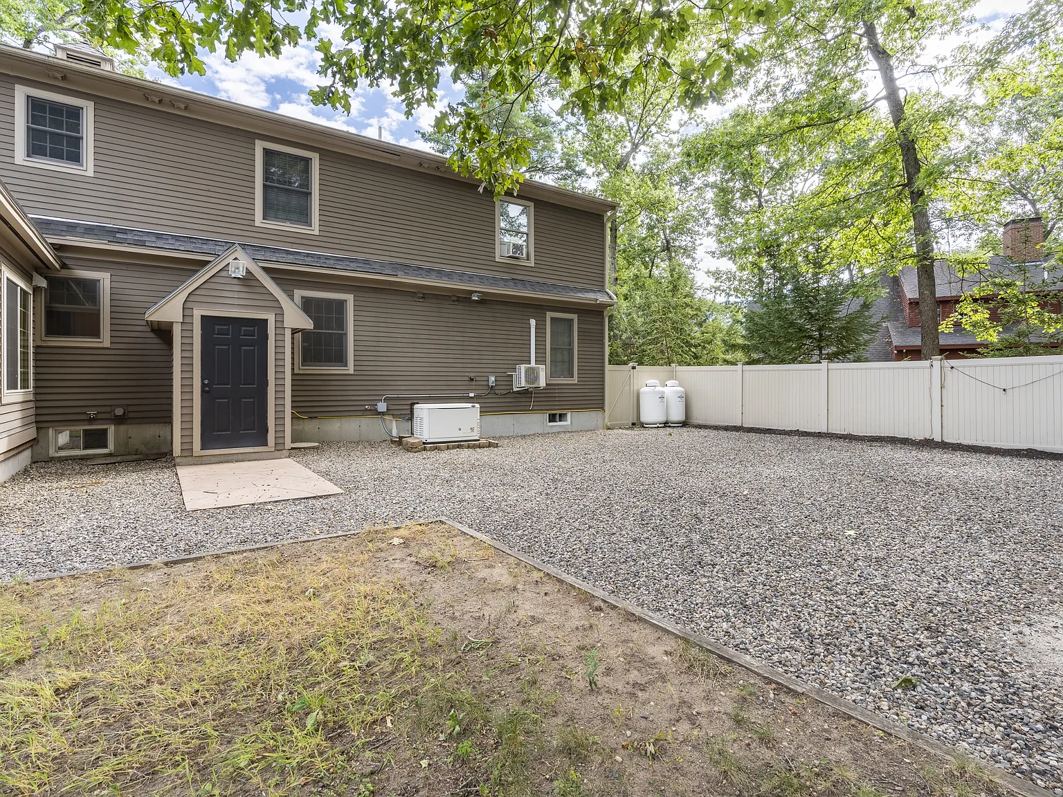13 Andrew Ave - 1 — Photo 2