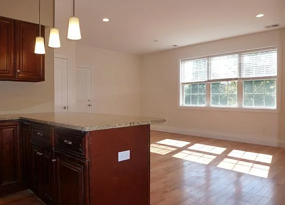 1 bed, 690 sqft, $1,700 — Photo 4