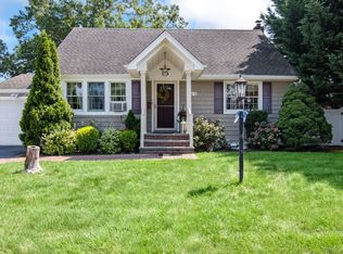168 Harmony Dr, Massapequa Park, NY 11762