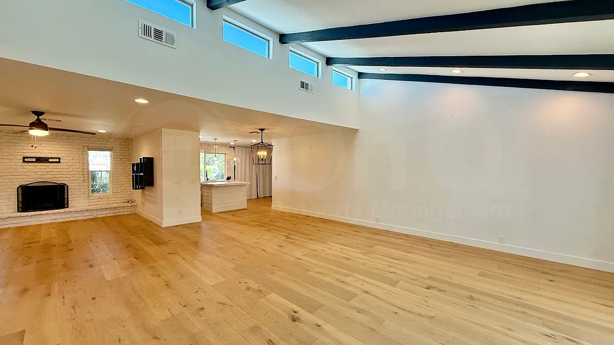 4 bed, 2.0 bath, 2180 sqft, $4,179 — Photo 4