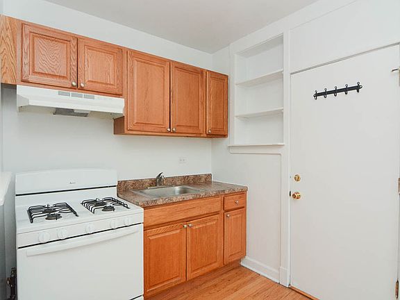 3rd image of 2617.5 N Spaulding Ave #N4