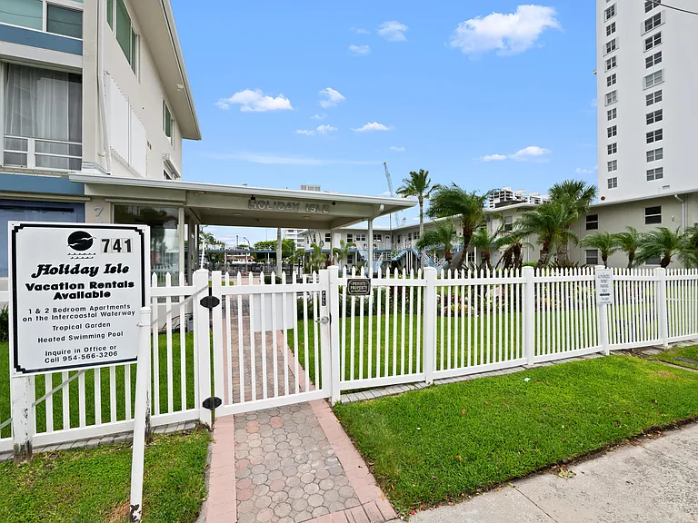 741 Bayshore Dr #16N — Photo 22