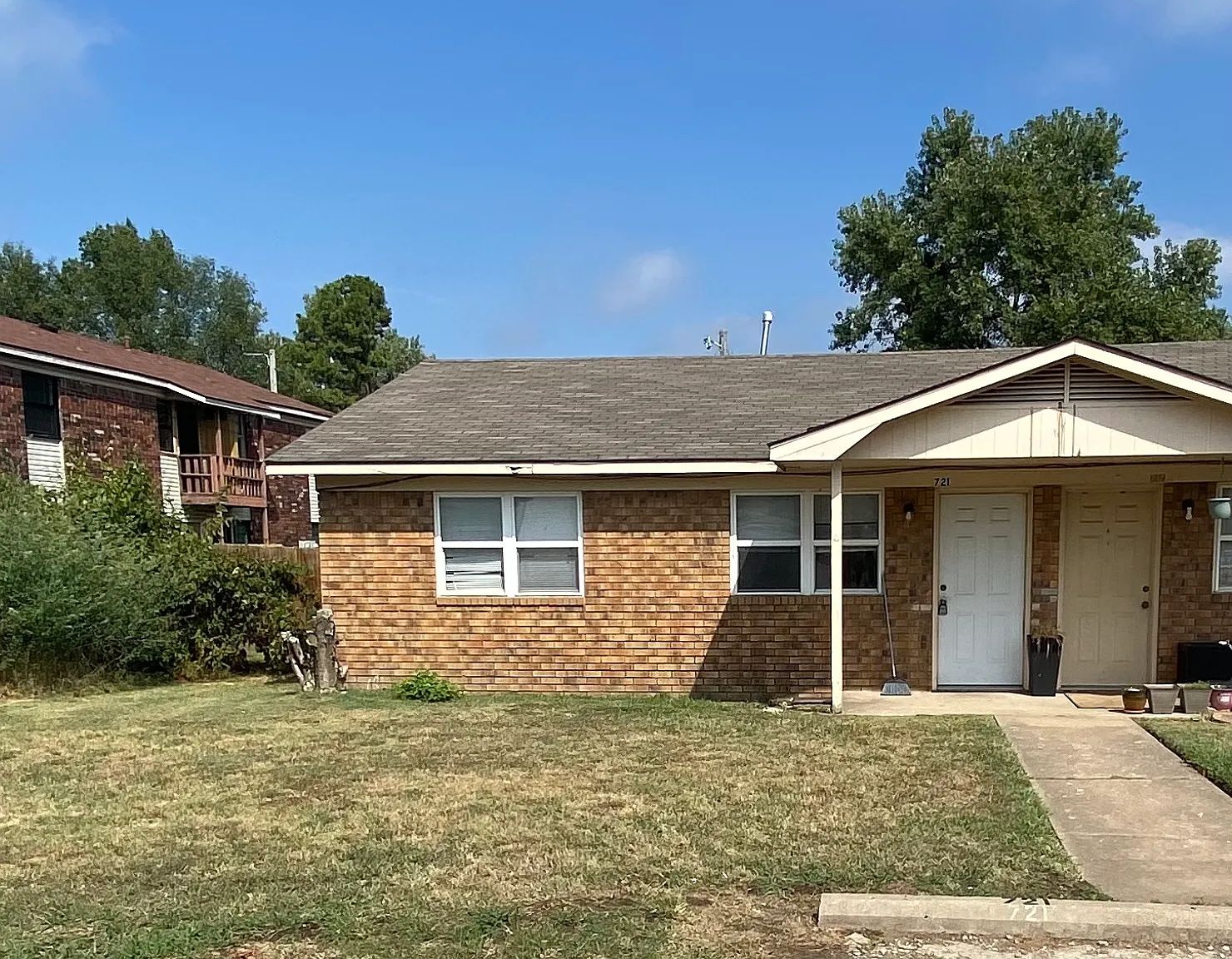 2 bed, 900 sqft, $850 — Photo 1
