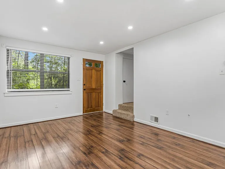 16 Faris Cir — Photo 9
