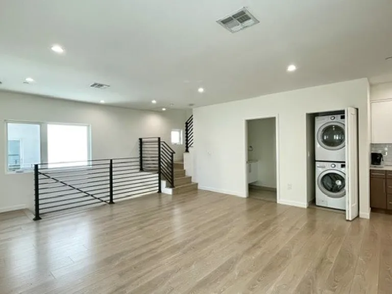 5222 Satsuma Ave — Photo 8