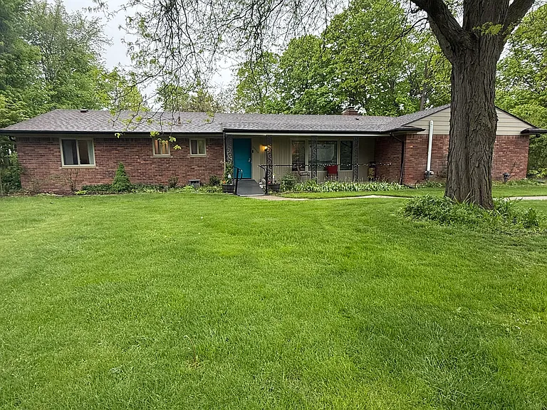 Hickory Ln — Photo 8