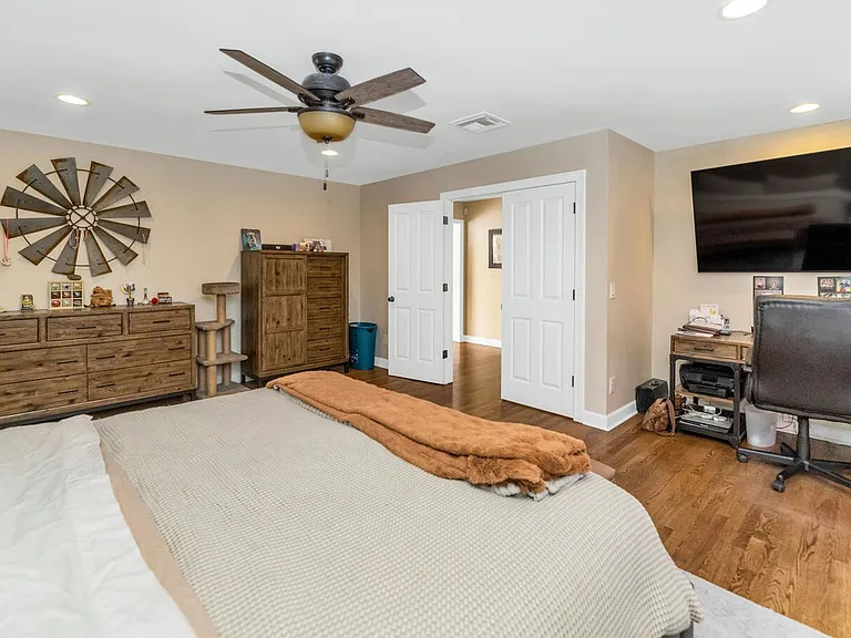 1021 W Encanto Blvd — Photo 11