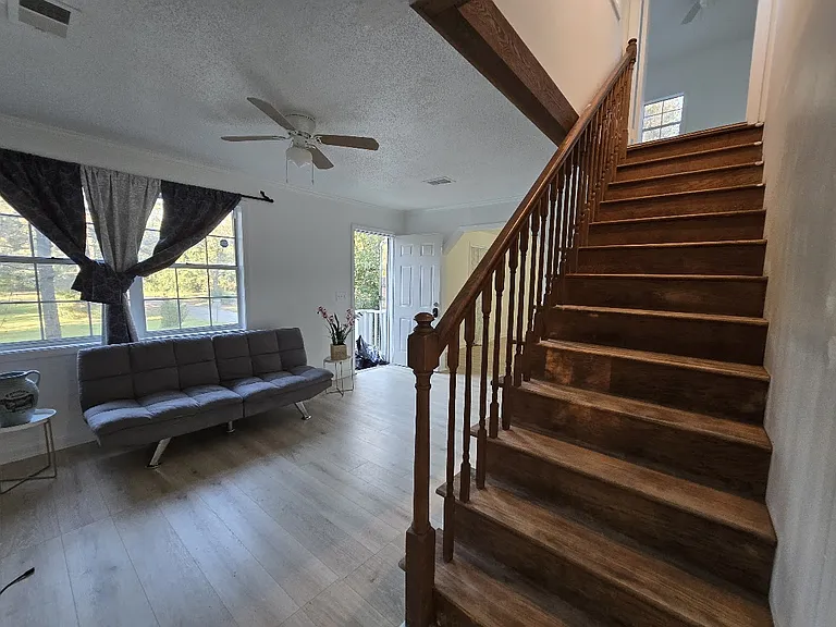 629 W Watson St — Photo 76
