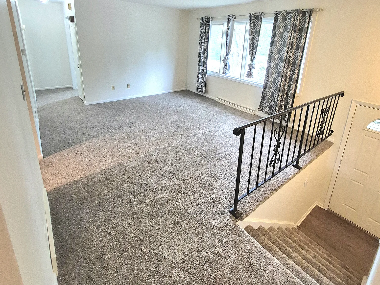 4 bed, 1808 sqft, $2,300 — Photo 3