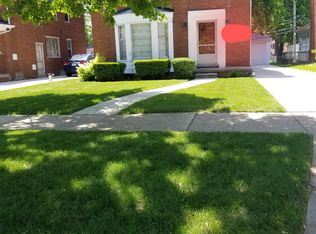 2021 Vernier Rd, Grosse Pointe, MI 48236