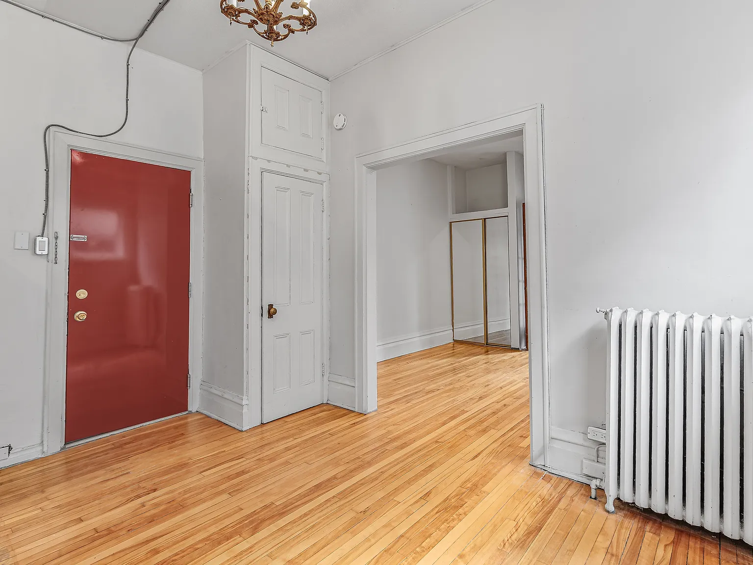 305 Waverley Street — Photo 2
