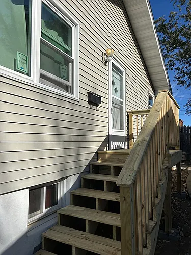 1016 11th Ave W Photo 1