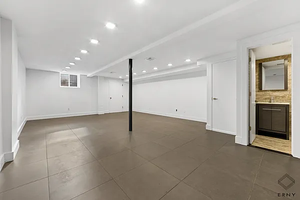 Rented by ERNY LLC | media 28