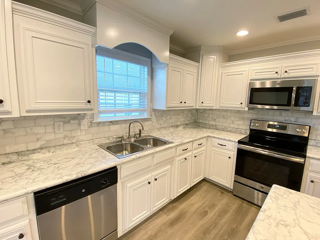 3 bed, 2.0 bath, 1544 sqft, $1,800 — Photo 2