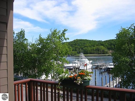 4th image of 311 Waterfront Dr