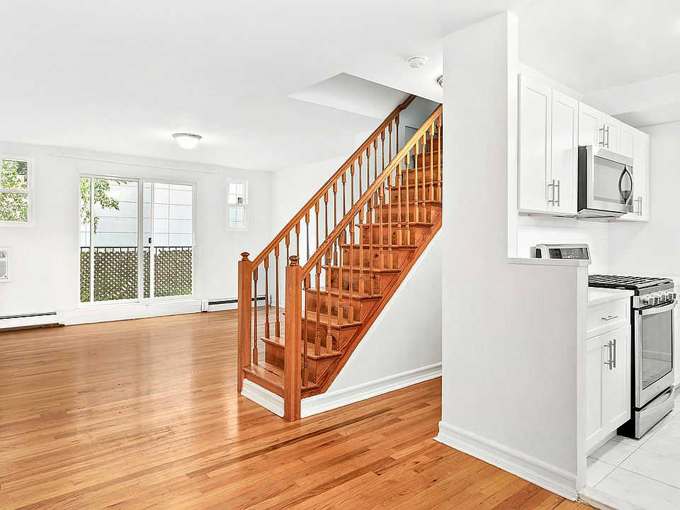 1st image of 120 4th Pl APT C3