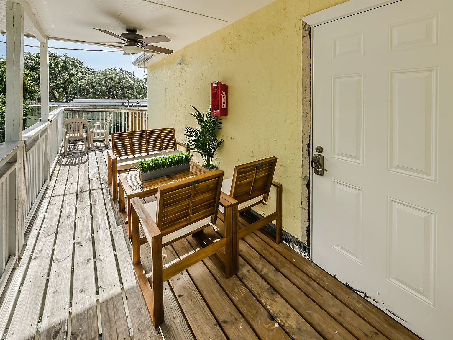 Studio, 400 sqft, $1,400 — Photo 2