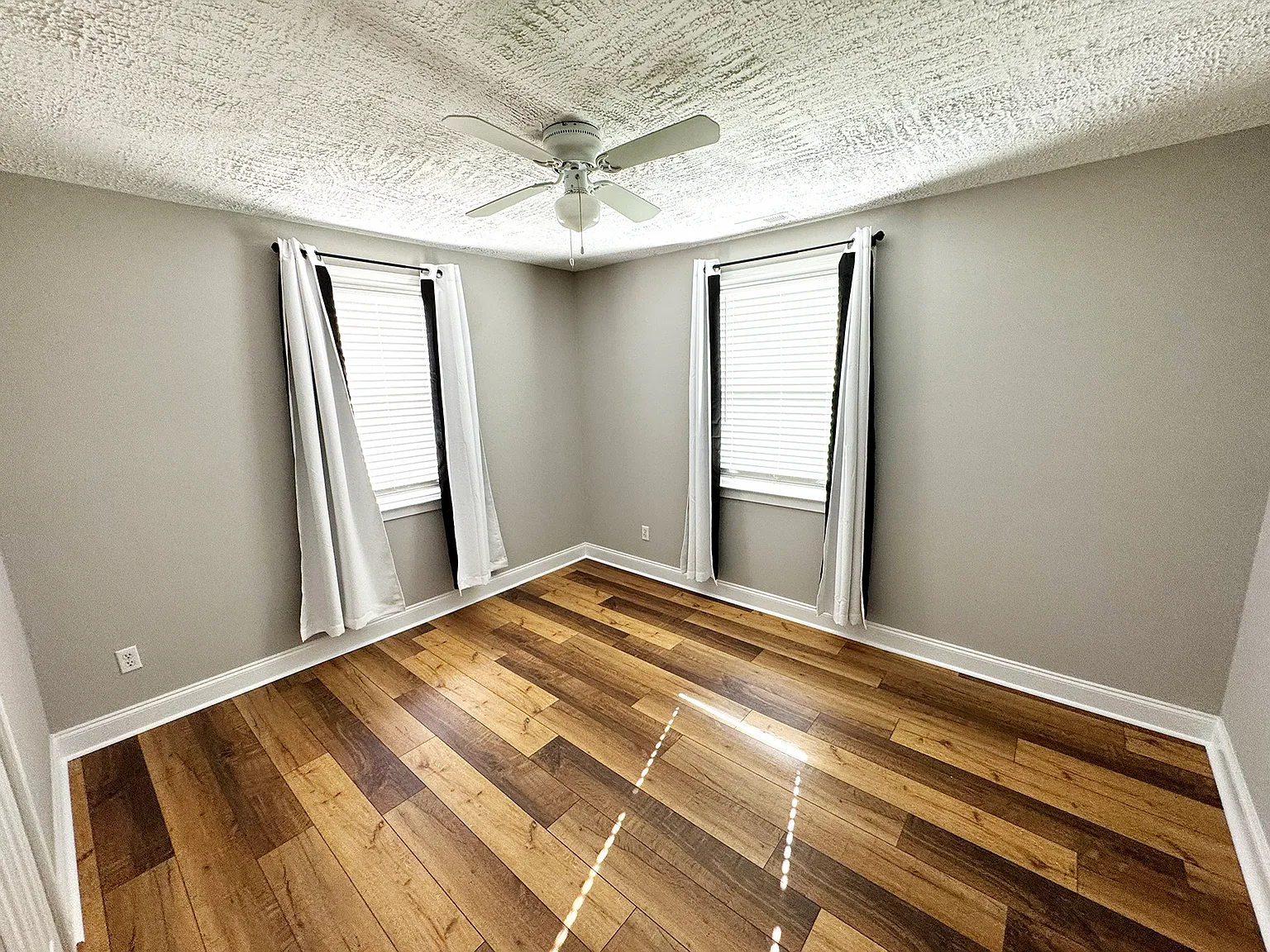 622 Rosemont Avenue - 1 — Photo 4