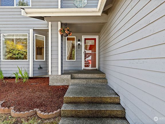 3rd image of 1363 Bartlett Court NW