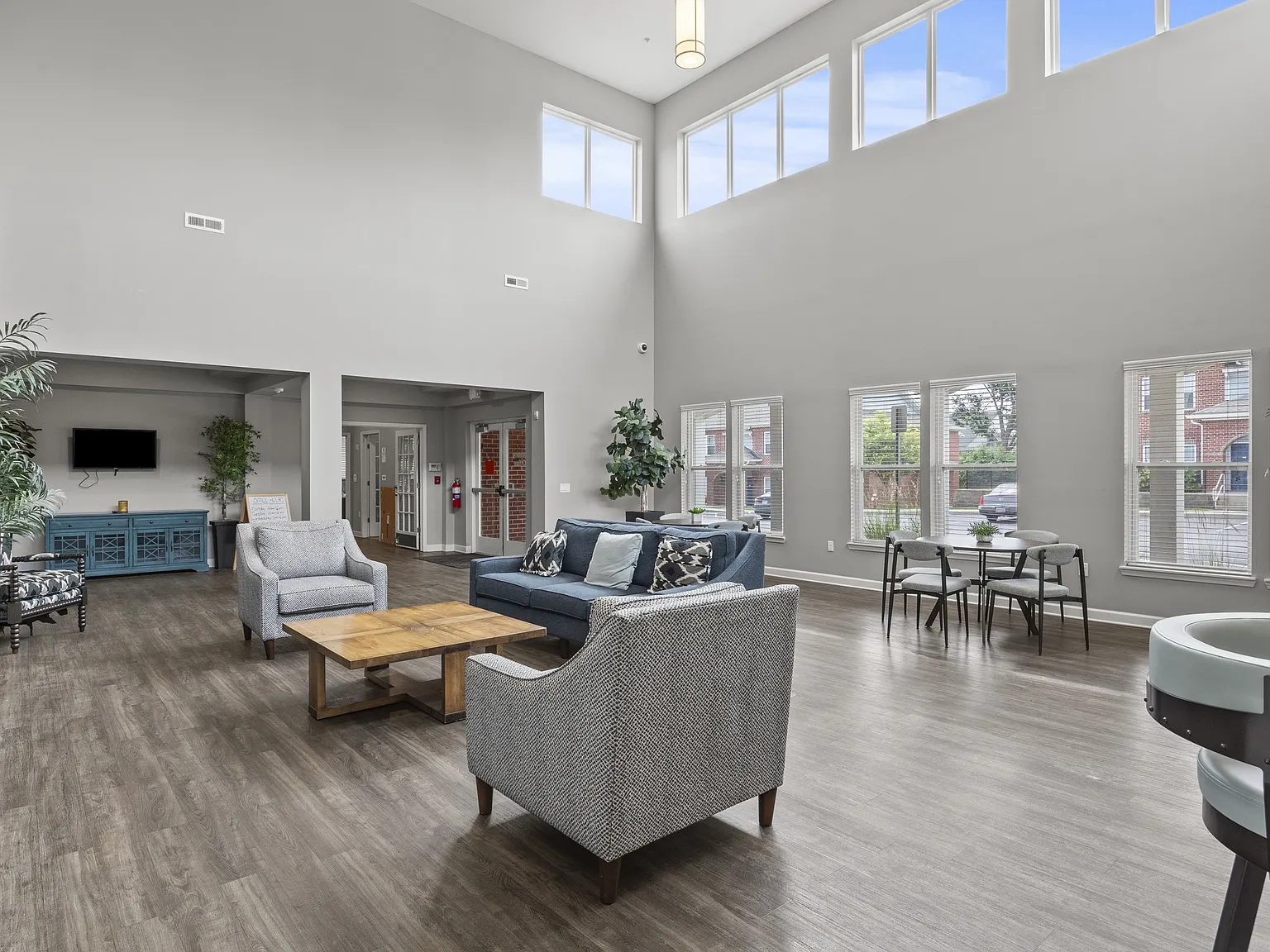 Whispering Creek Apartments — Photo 4
