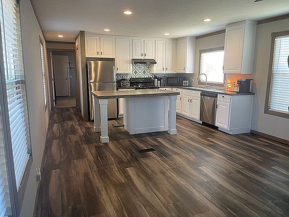 3rd image of 4937 Stuart Rd Trailer 329