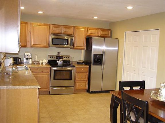 3rd image of 9189 E Oxford Dr