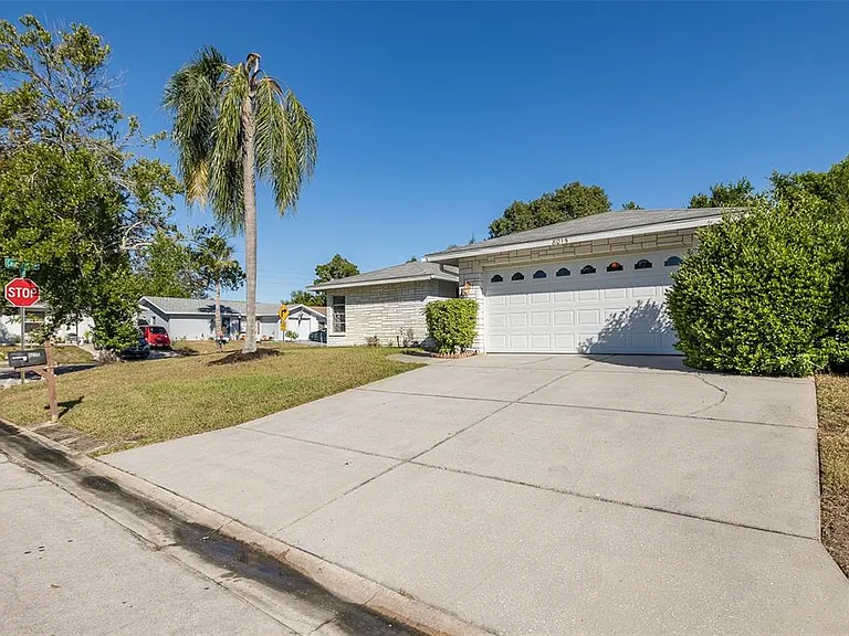 8015 San Fernando Dr — Photo 4